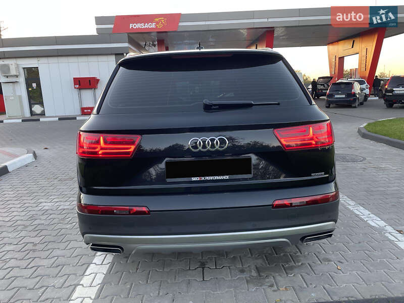 Внедорожник / Кроссовер Audi Q7 2016 в Днепре
