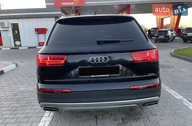 Внедорожник / Кроссовер Audi Q7 2016 в 