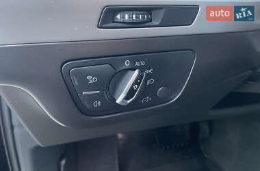 Внедорожник / Кроссовер Audi Q7 2016 в 