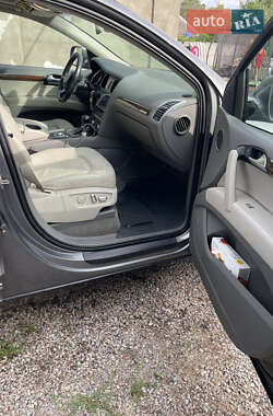 Внедорожник / Кроссовер Audi Q7 2011 в 