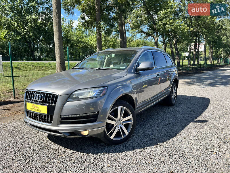 Позашляховик / Кросовер Audi Q7 2013 в Умані