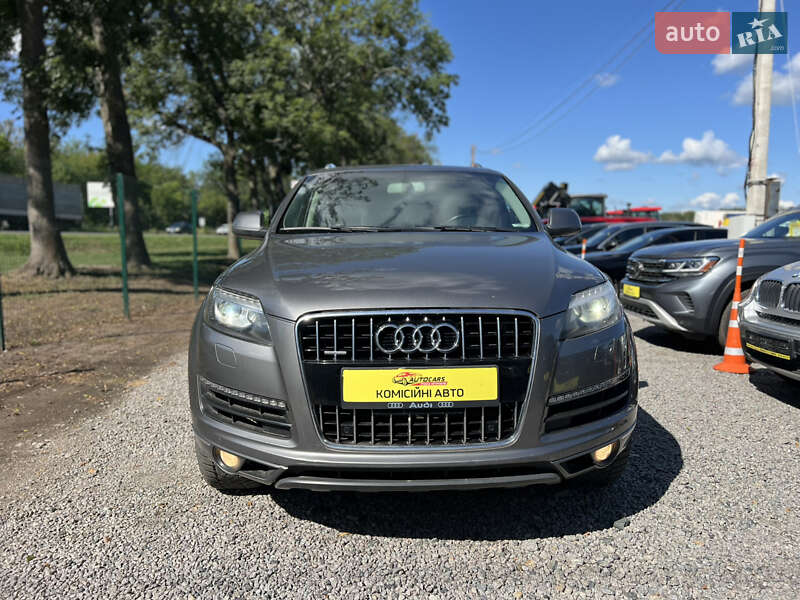Позашляховик / Кросовер Audi Q7 2013 в Умані