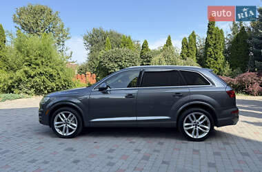 Внедорожник / Кроссовер Audi Q7 2018 в 