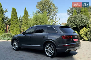 Внедорожник / Кроссовер Audi Q7 2018 в 
