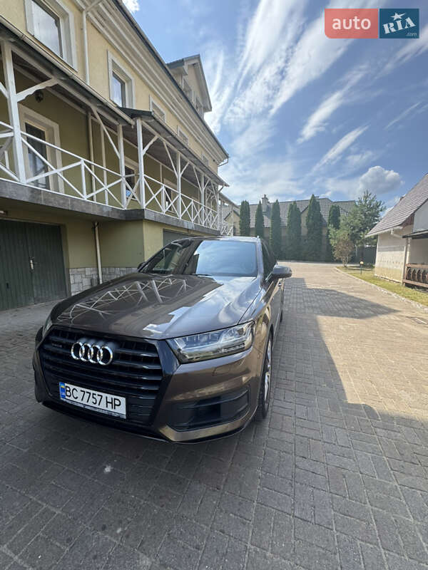 Внедорожник / Кроссовер Audi Q7 2017 в Судовой Вишне