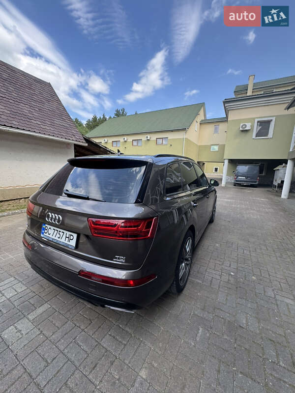 Внедорожник / Кроссовер Audi Q7 2017 в Судовой Вишне