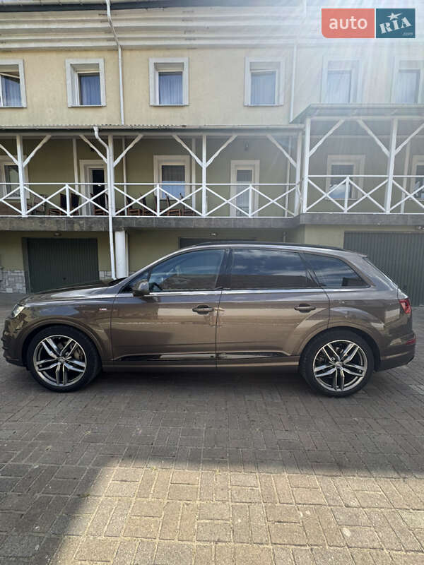 Внедорожник / Кроссовер Audi Q7 2017 в Судовой Вишне