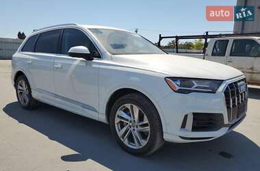 Позашляховик / Кросовер Audi Q7 2019 в 