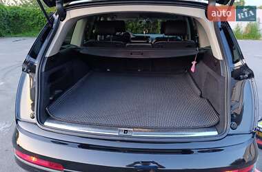 Внедорожник / Кроссовер Audi Q7 2013 в 