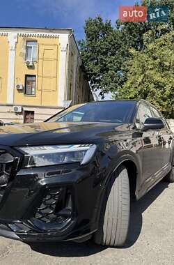 Внедорожник / Кроссовер Audi Q7 2024 в 