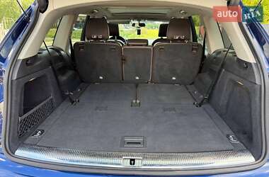 Внедорожник / Кроссовер Audi Q7 2015 в 