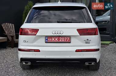 Внедорожник / Кроссовер Audi Q7 2017 в 
