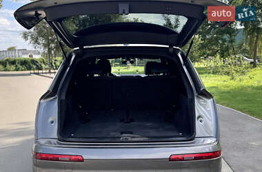 Внедорожник / Кроссовер Audi Q7 2016 в 