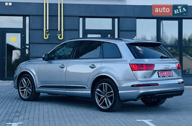 Внедорожник / Кроссовер Audi Q7 2017 в 