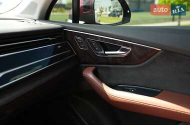 Внедорожник / Кроссовер Audi Q7 2019 в 
