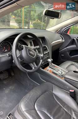 Внедорожник / Кроссовер Audi Q7 2013 в 