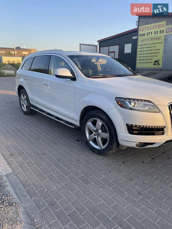 Внедорожник / Кроссовер Audi Q7 2012 в Новояворовске