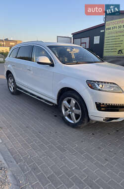 Позашляховик / Кросовер Audi Q7 2012 в 