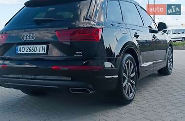 Внедорожник / Кроссовер Audi Q7 2017 в 