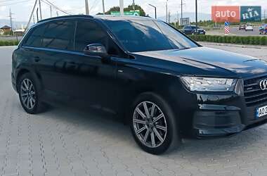 Внедорожник / Кроссовер Audi Q7 2017 в 