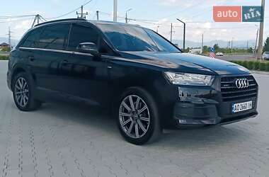 Внедорожник / Кроссовер Audi Q7 2017 в 