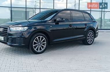 Внедорожник / Кроссовер Audi Q7 2017 в 