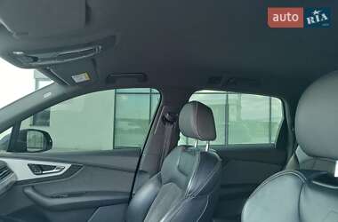 Внедорожник / Кроссовер Audi Q7 2017 в 