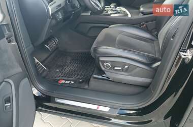 Внедорожник / Кроссовер Audi Q7 2017 в 