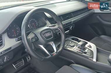 Внедорожник / Кроссовер Audi Q7 2017 в 