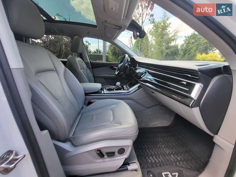 Внедорожник / Кроссовер Audi Q7 2022 в Запорожье