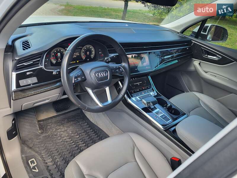 Внедорожник / Кроссовер Audi Q7 2022 в Запорожье