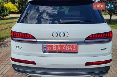 Внедорожник / Кроссовер Audi Q7 2022 в 