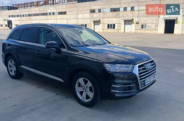 Внедорожник / Кроссовер Audi Q7 2018 в 