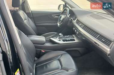 Внедорожник / Кроссовер Audi Q7 2018 в 