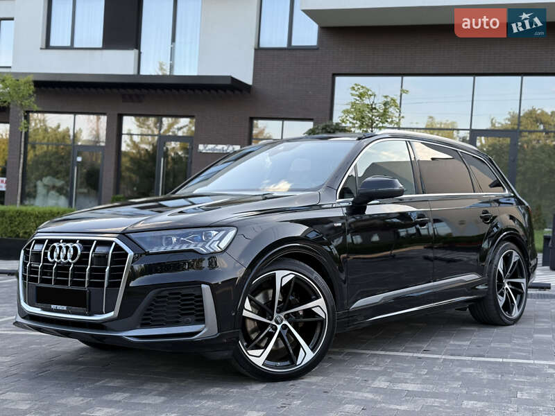 Внедорожник / Кроссовер Audi Q7 2020 в 