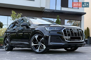 Внедорожник / Кроссовер Audi Q7 2020 в 