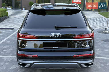 Внедорожник / Кроссовер Audi Q7 2020 в 