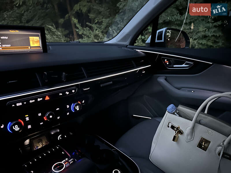 Внедорожник / Кроссовер Audi Q7 2018 в Каменец-Подольском