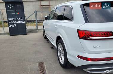 Внедорожник / Кроссовер Audi Q7 2020 в 