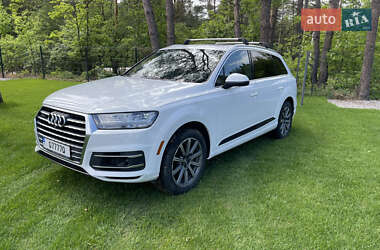 Внедорожник / Кроссовер Audi Q7 2017 в 