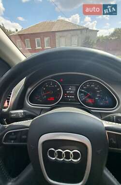 Внедорожник / Кроссовер Audi Q7 2011 в 
