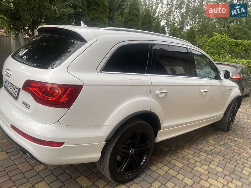 Позашляховик / Кросовер Audi Q7 2010 в Новоселиці