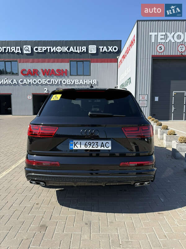 Позашляховик / Кросовер Audi Q7 2016 в Ірпені