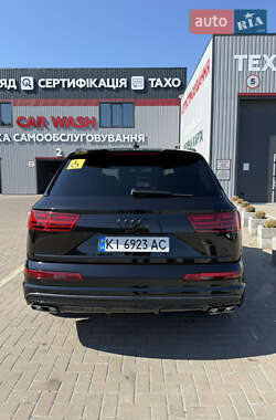 Внедорожник / Кроссовер Audi Q7 2016 в 