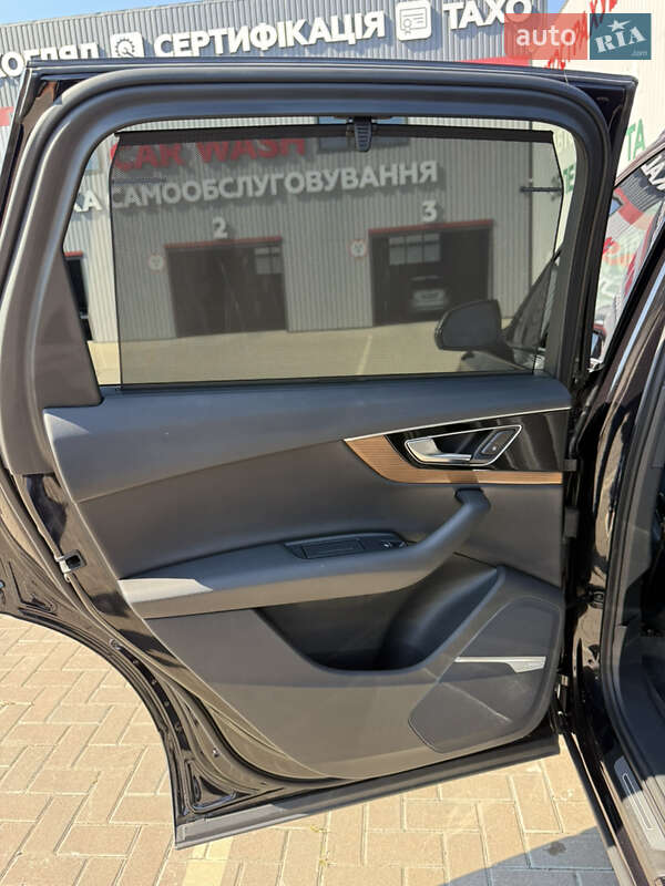 Позашляховик / Кросовер Audi Q7 2016 в Ірпені