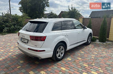 Внедорожник / Кроссовер Audi Q7 2017 в 