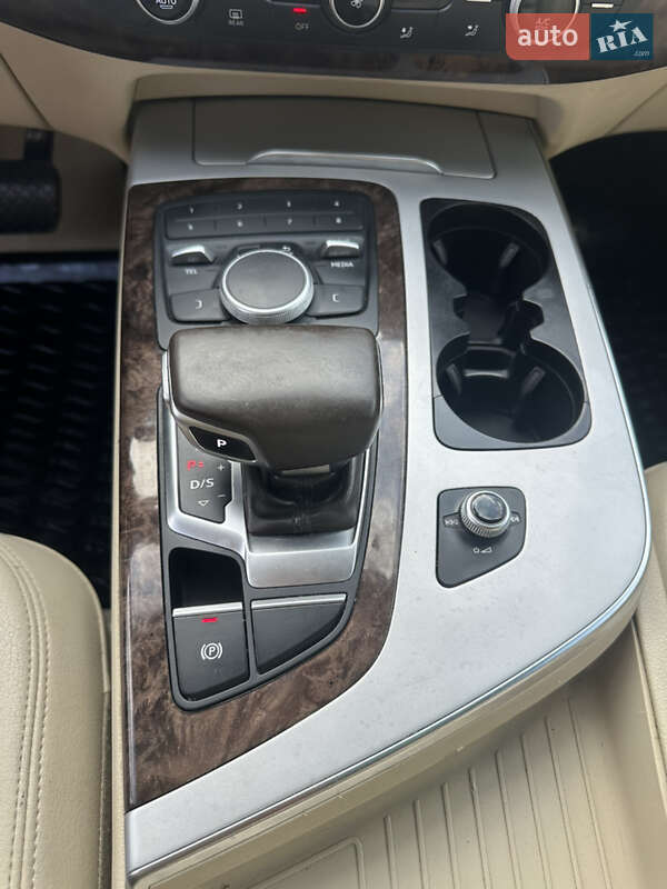 Внедорожник / Кроссовер Audi Q7 2017 в Калуше