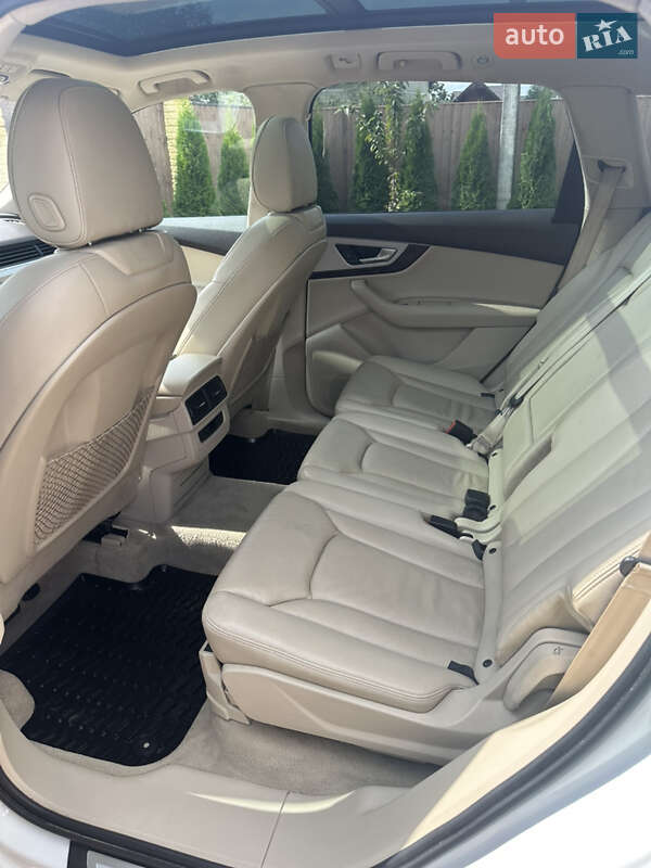 Внедорожник / Кроссовер Audi Q7 2017 в Калуше
