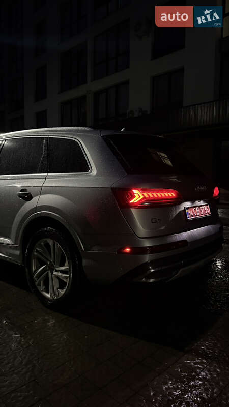 Внедорожник / Кроссовер Audi Q7 2022 в Новояворовске
