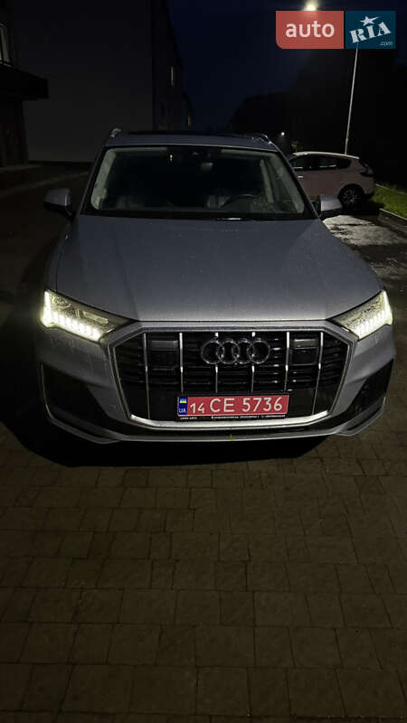 Внедорожник / Кроссовер Audi Q7 2022 в Новояворовске
